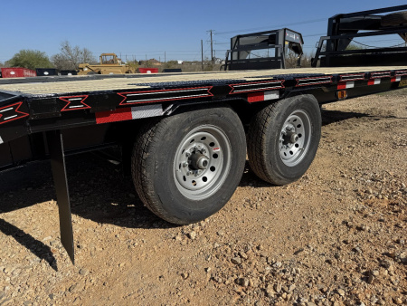 New 2025 Diamond T Deckover Trailer