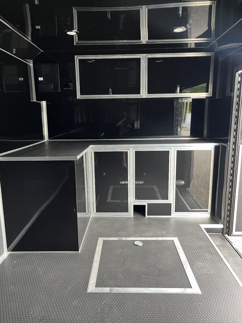 New 2026 HAULMARK 32' EDGE RACE TRAILER, SPORTSMAN PLUS PKG, SILVER POLYCOR WITH BLACK TRIM, 14K GVWR, 96" WIDE REAR DOOR OPENING, 7'4" INTERIOR HEIGHT