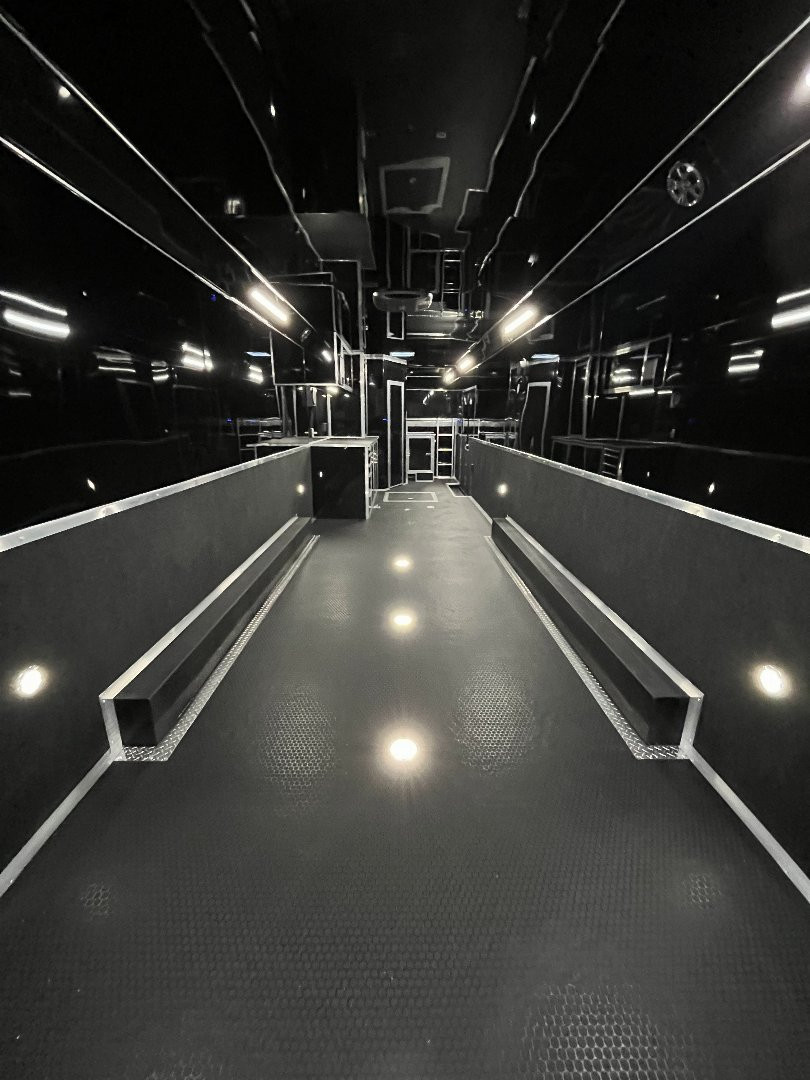 New 2025 Haulmark 44 Bathroom Gooseneck