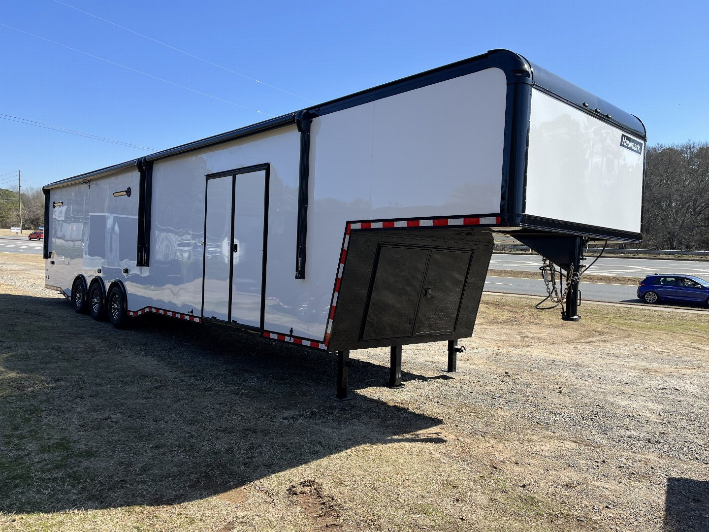 New 2025 Haulmark 44 Bathroom Gooseneck