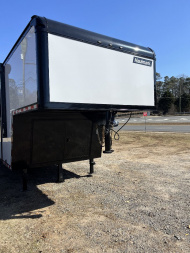 New 2025 Haulmark 44 Bathroom Gooseneck