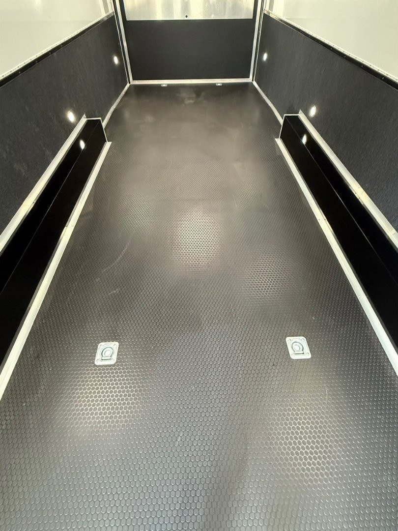 New 2025 RC Trailers 8.5x44 Race Trailer with Bathroom