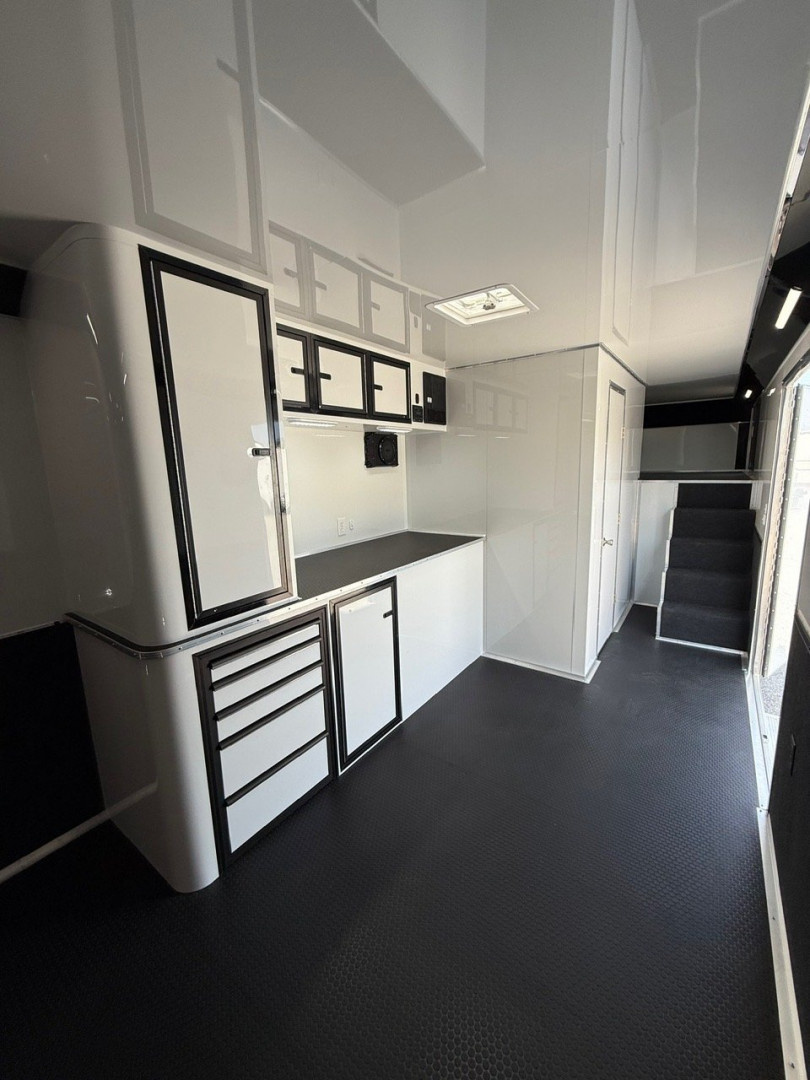 New 2025 RC Trailers 8.5x44 Race Trailer with Bathroom