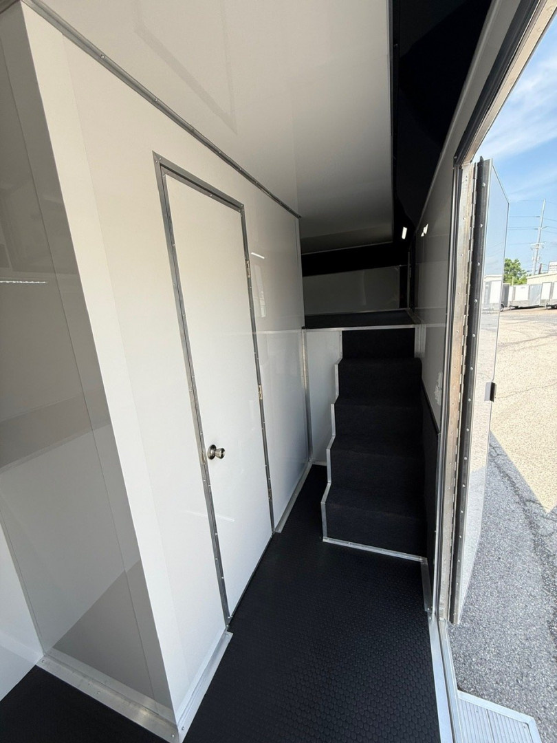 New 2025 RC Trailers 8.5x44 Race Trailer with Bathroom