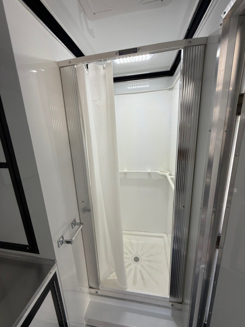 New 2025 RC Trailers 8.5x44 Race Trailer with Bathroom