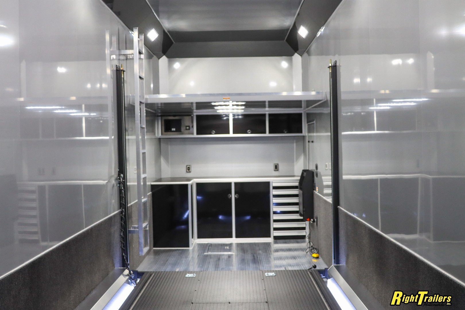 New 2025 8.5x32 inTech Trailers Stacker