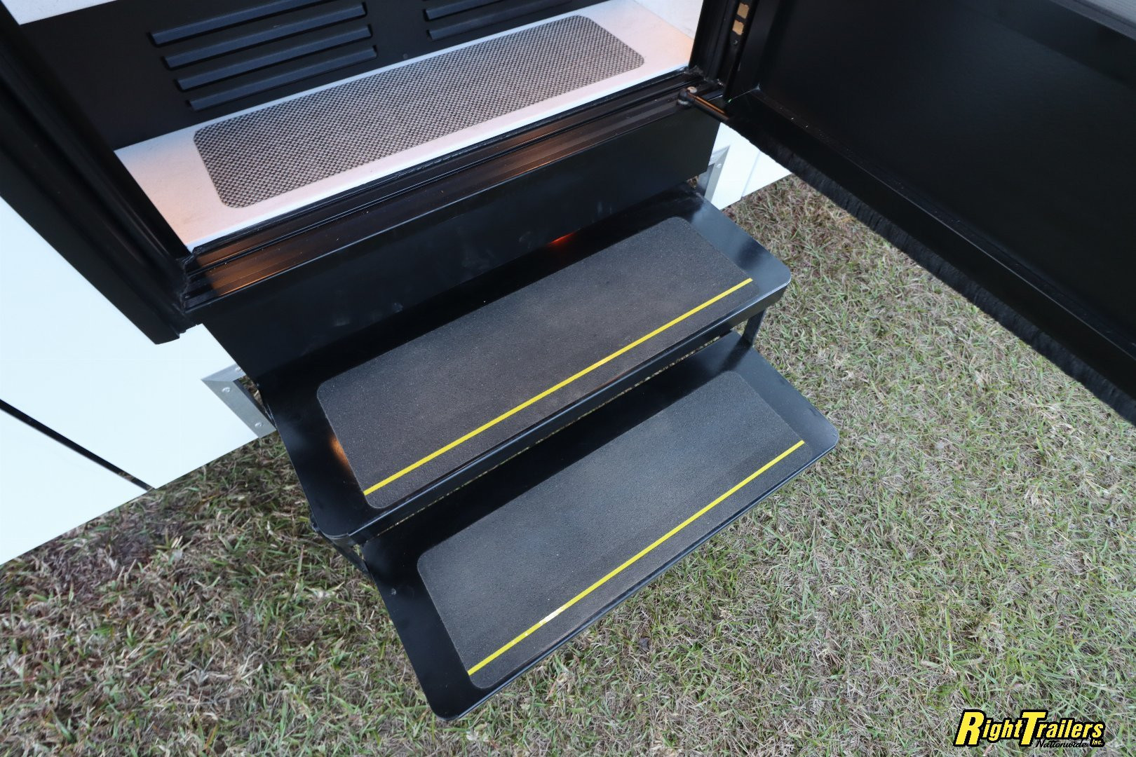 New 2026 Renegade RV Classic 45CBF with 2 Baths