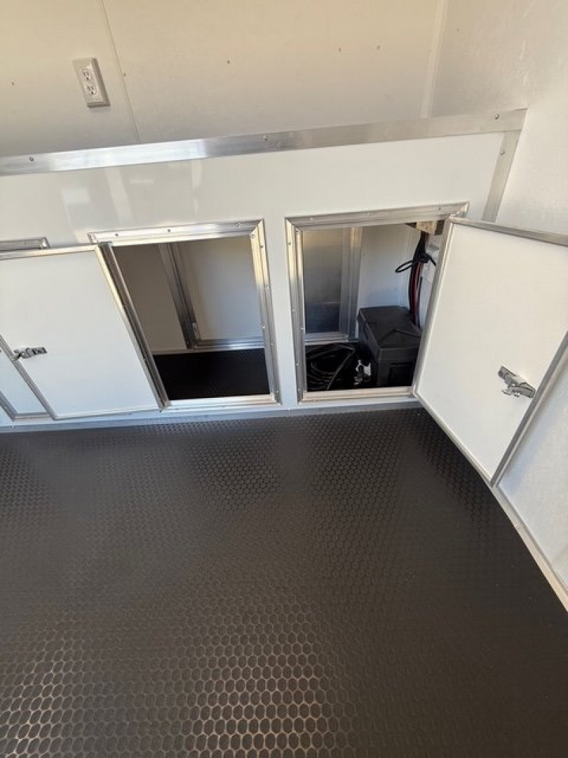 New 2025 Vintage Trailers 8.5x28 Race Trailer