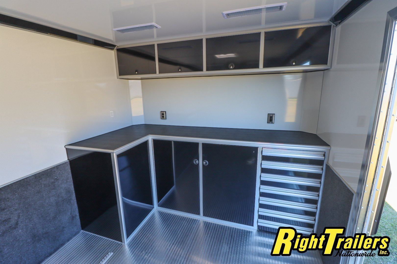 New 2025 inTech 8.5x28 Race Trailer