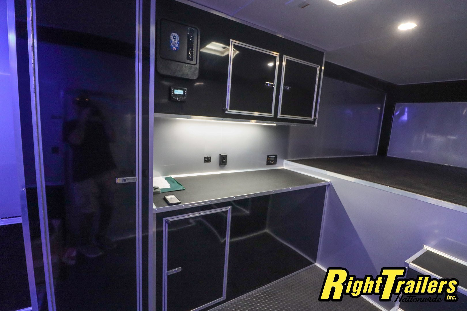 New 2025 Cargo Mate 8.5X48 Gooseneck Race Trailer