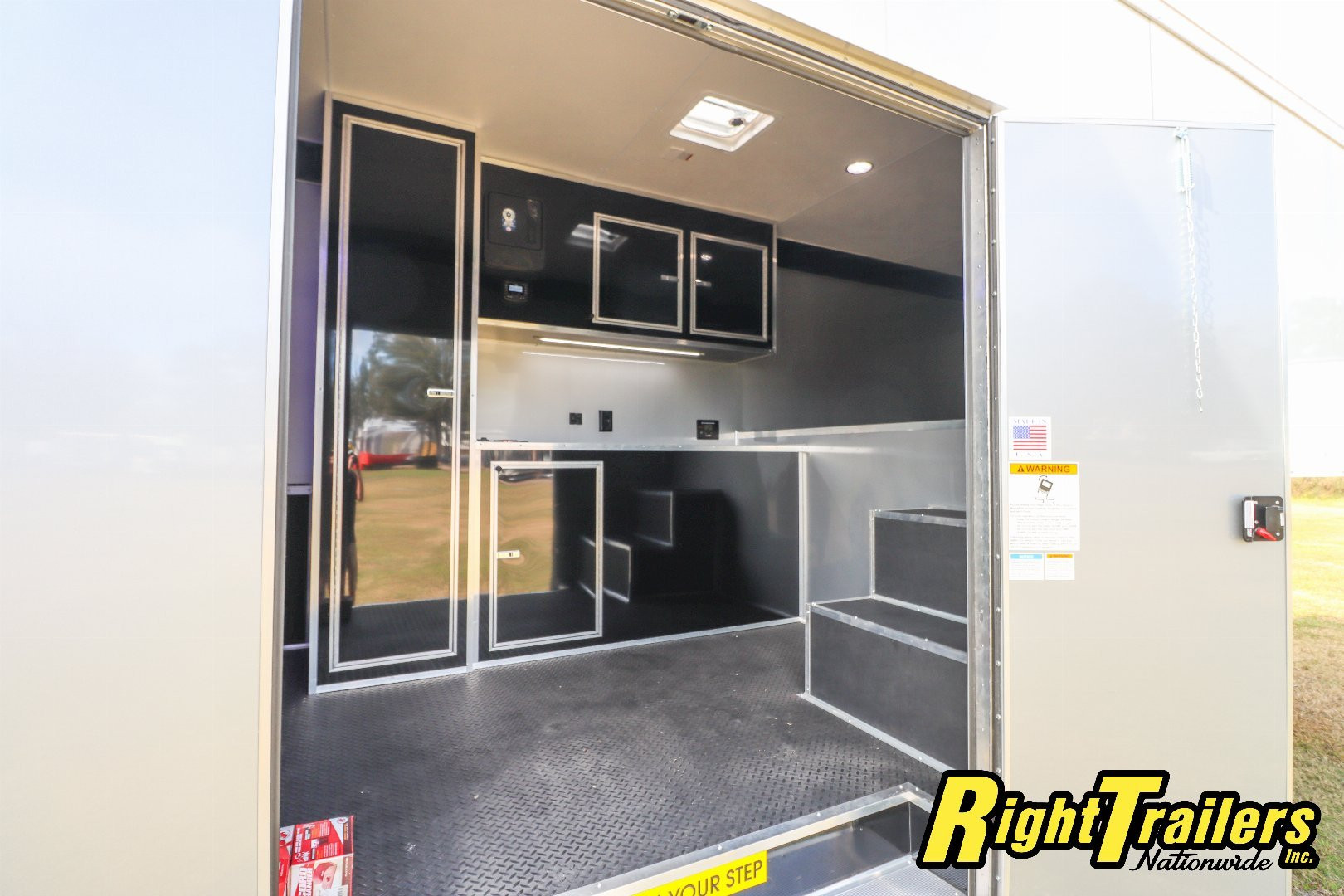 New 2025 Cargo Mate 8.5X48 Gooseneck Race Trailer