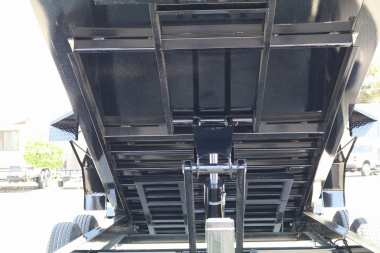 New 2026 PJ Trailers dm162 Dump Trailer