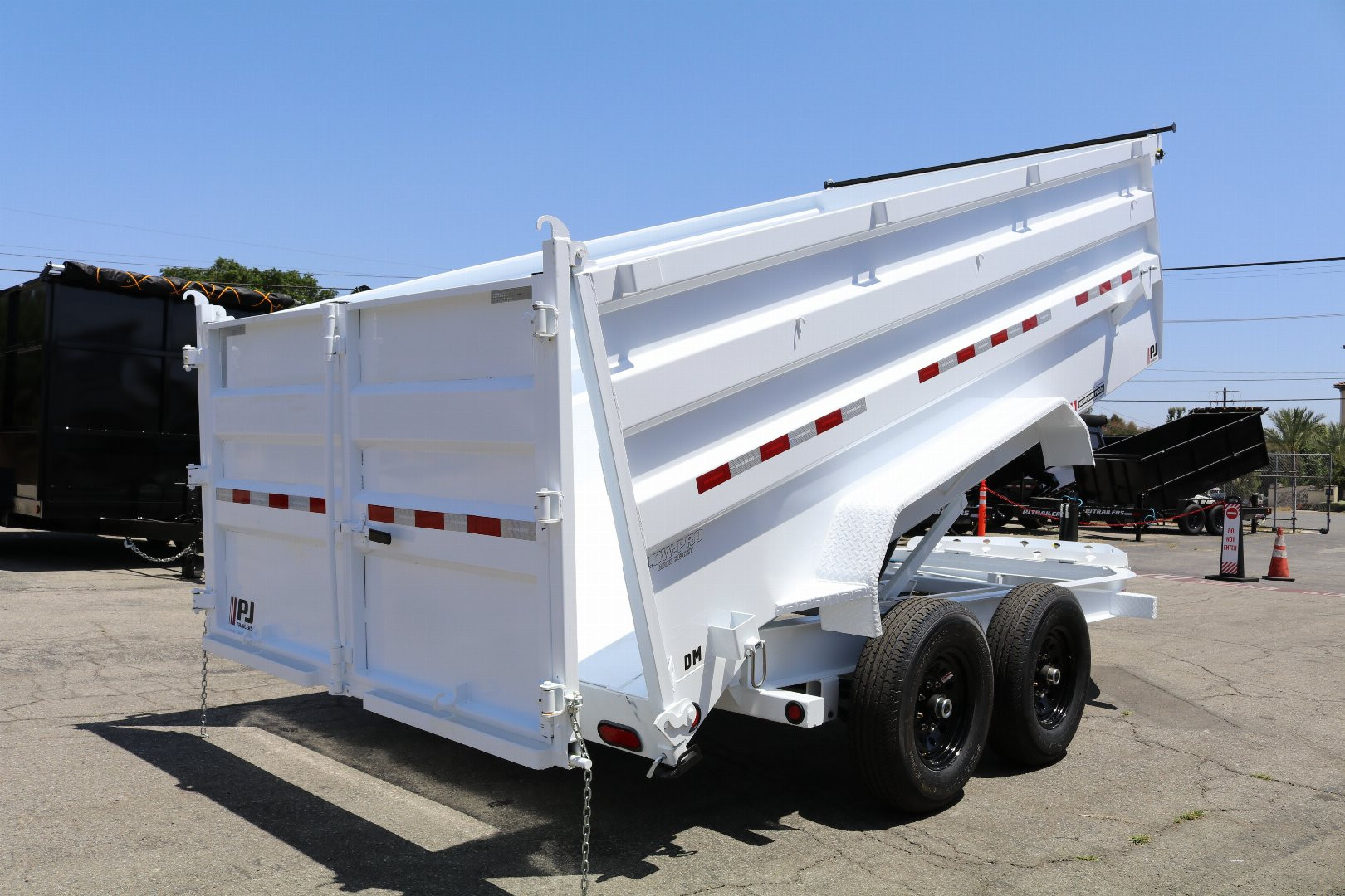 New 2026 PJ Trailers dm142 Dump Trailer