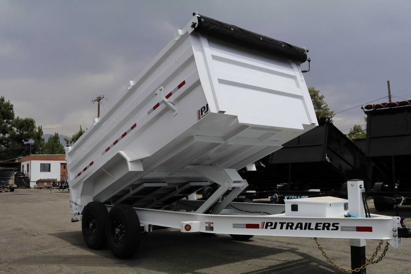 New 2026 PJ Trailers dm142 Dump Trailer