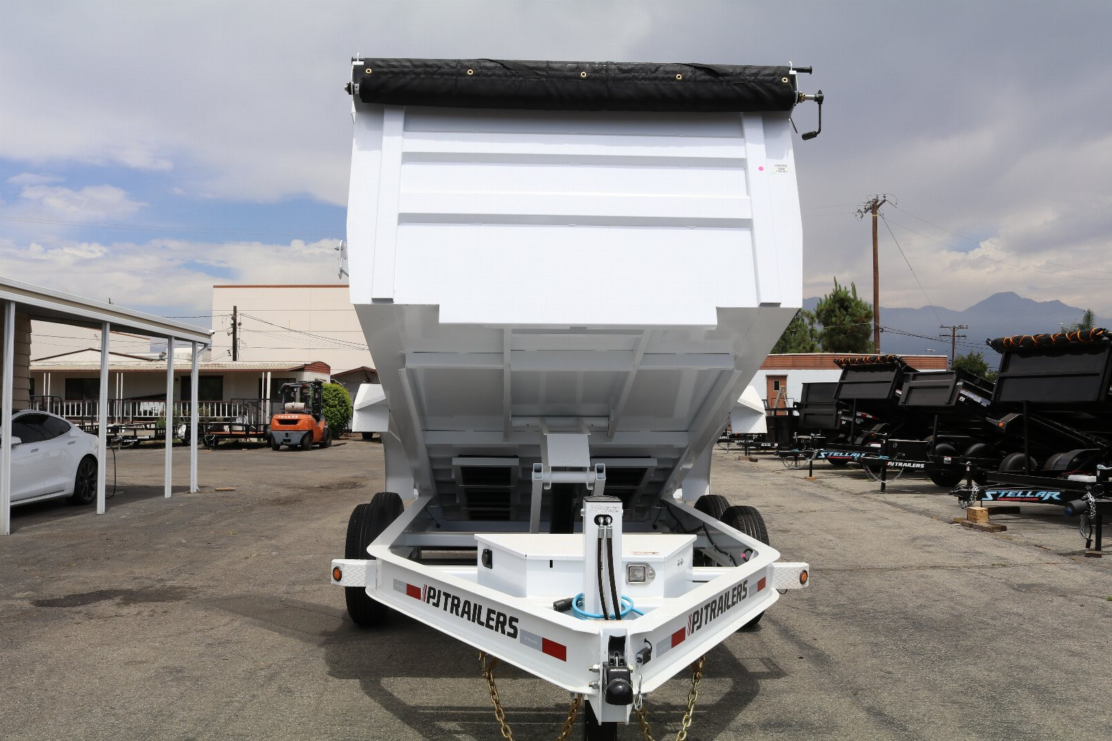 New 2026 PJ Trailers dm142 Dump Trailer