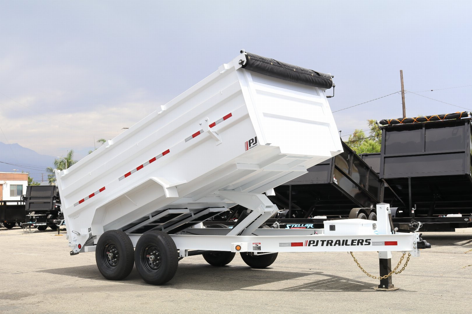 New 2026 PJ Trailers dm142 Dump Trailer