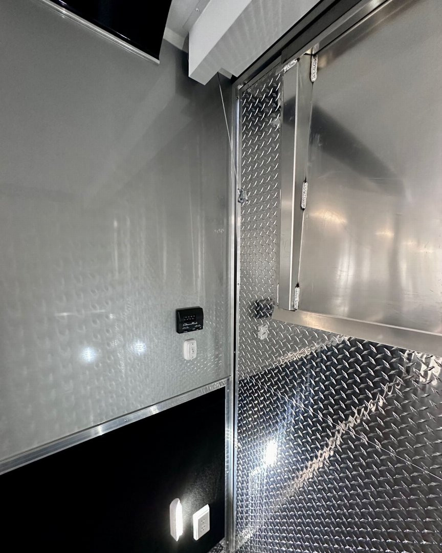 New 2025 VINTAGE PRO-STOCK 8" X 53'