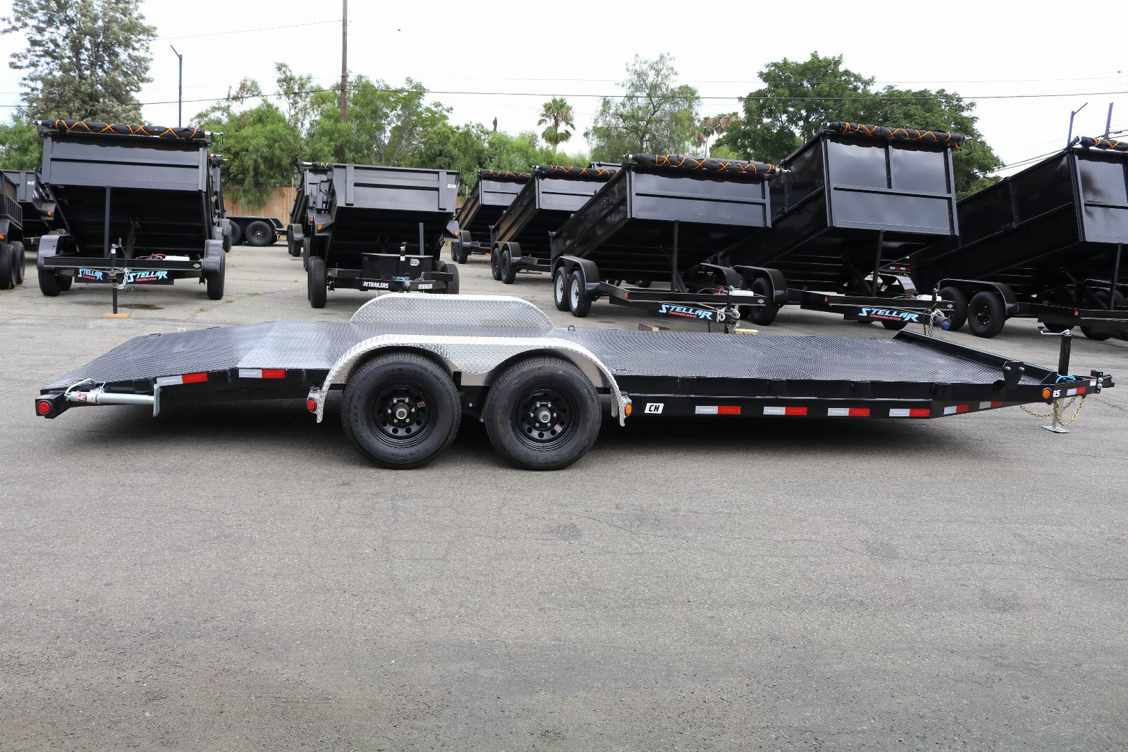 New 2025 PJ TRAILERS CH222 Car Hauler
