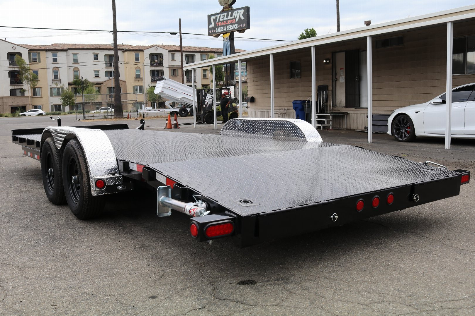 New 2025 PJ Trailers ch202 Car Hauler