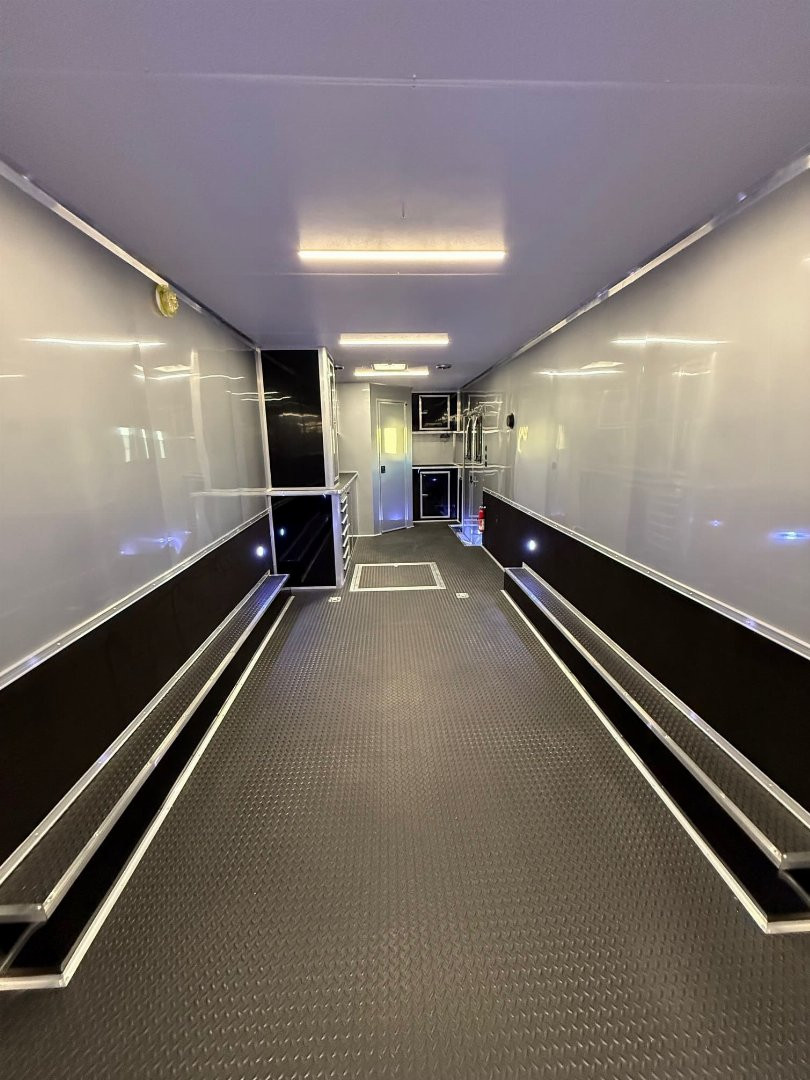 New 2025 CARGO MATE ELIMINATOR SS 8.5' X 34' BATH PKG