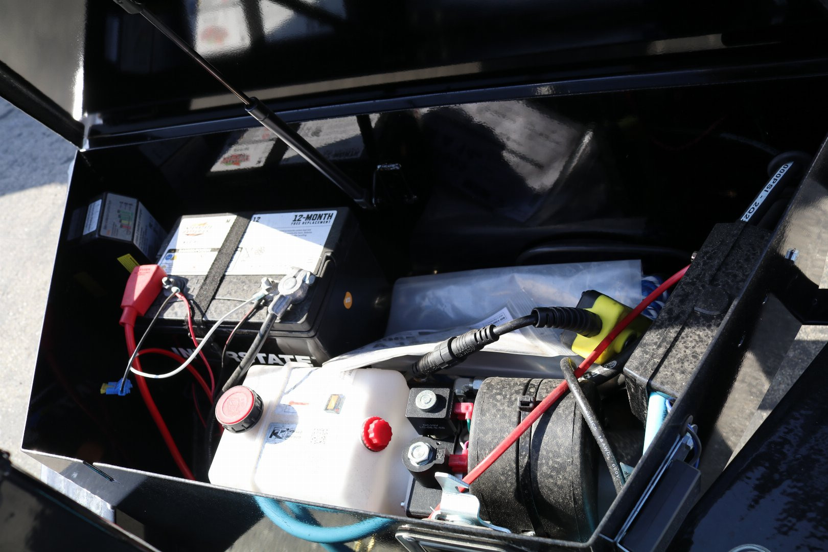 New 2025 PJ Trailers Deckover Trailer