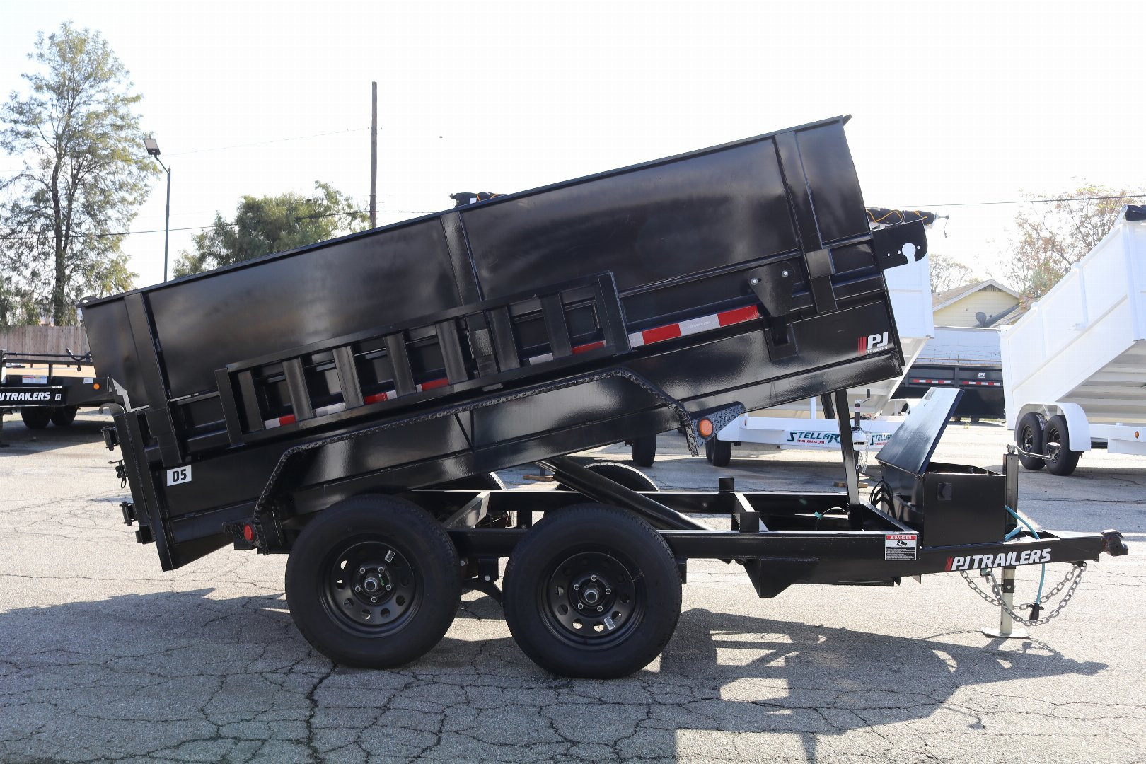 New 2023 PJ Trailers d5 Dump Trailer