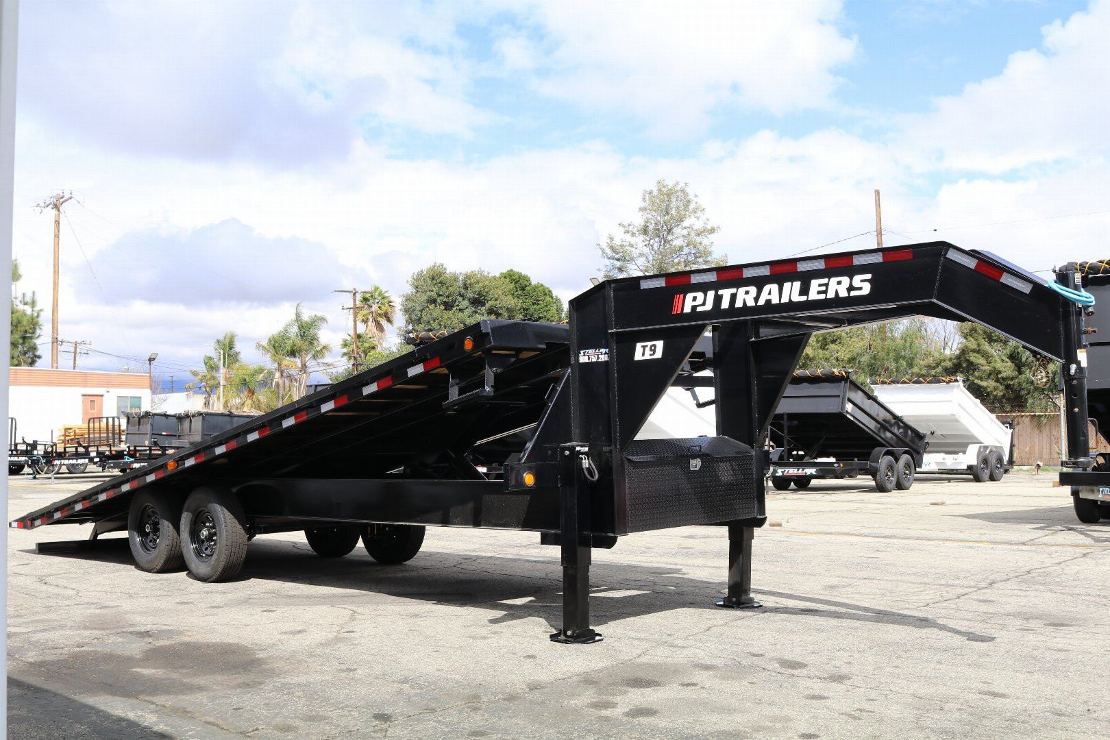 New 2025 PJ Trailers T9 Deck over Tilt Trailer