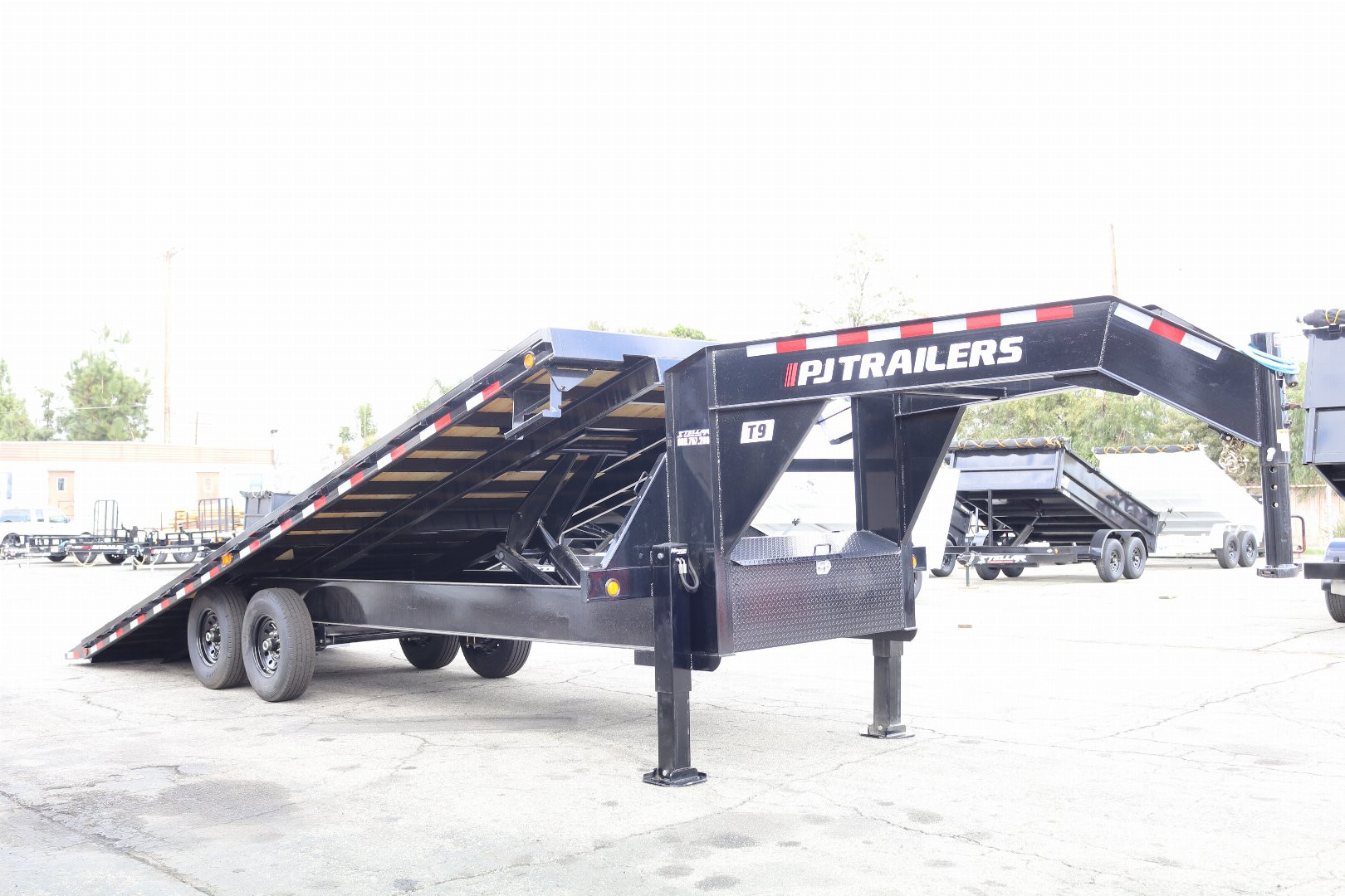 New 2025 PJ Trailers T9 Deck over Tilt Trailer