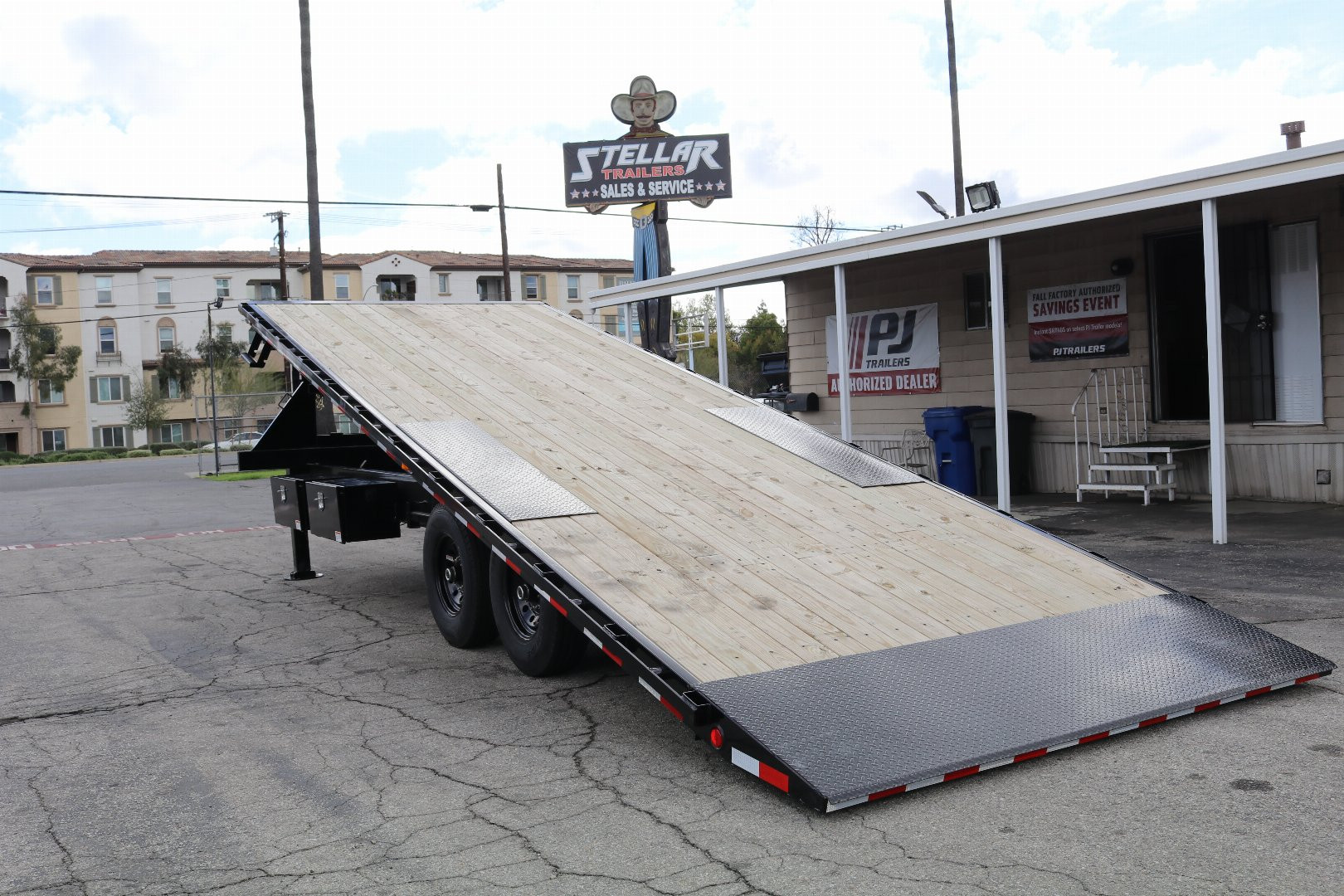 New 2025 PJ Trailers T9 Deck over Tilt Trailer