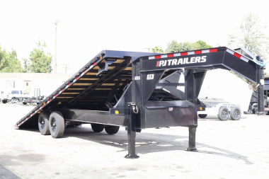 New 2025 PJ Trailers T9 Deck over Tilt Trailer
