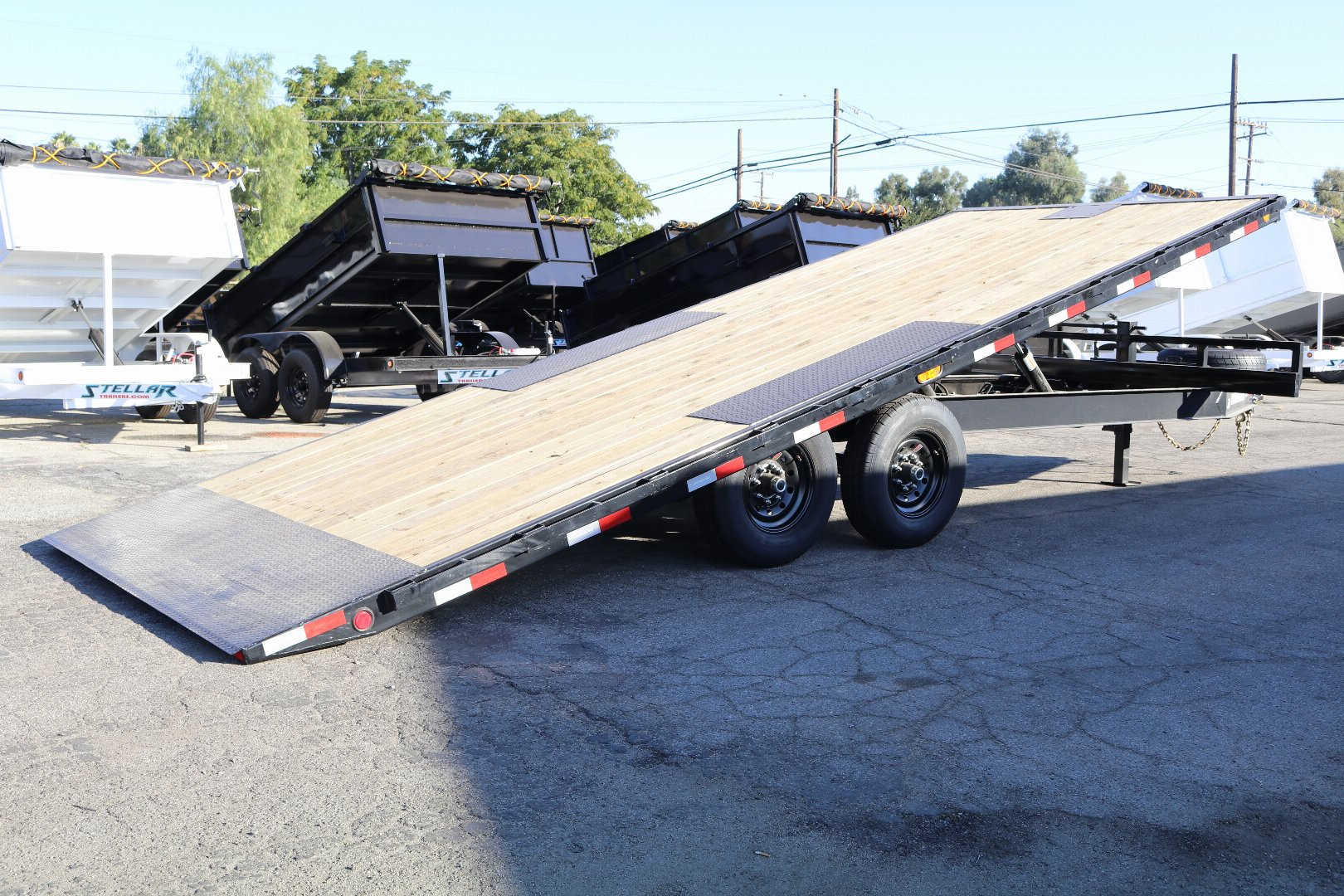 New 2025 PJ Trailers t8 deckover Tilt Trailer