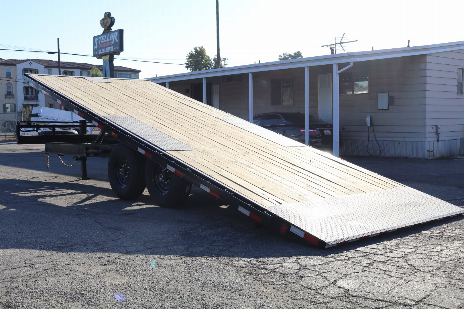 New 2025 PJ Trailers t8 deckover Tilt Trailer