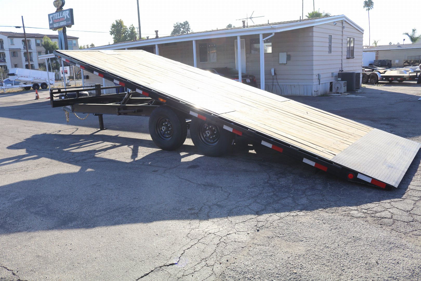 New 2025 PJ Trailers t8 deckover Tilt Trailer