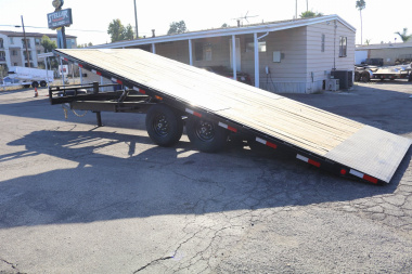 New 2025 PJ Trailers t8 deckover Tilt Trailer
