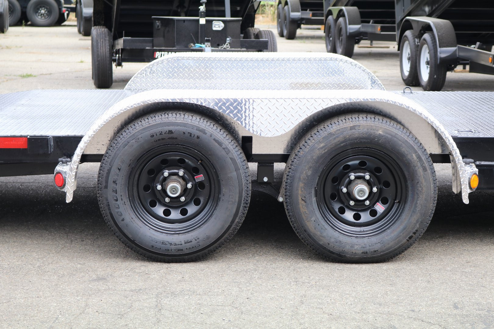 New 2025 PJ TRAILERS CH222 Car Hauler