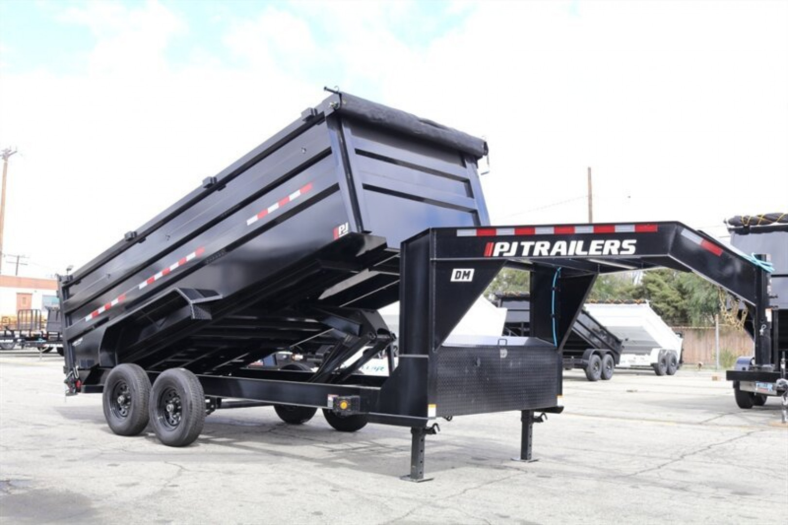 New 2025 PJ Trailers DM162 Dump Trailer