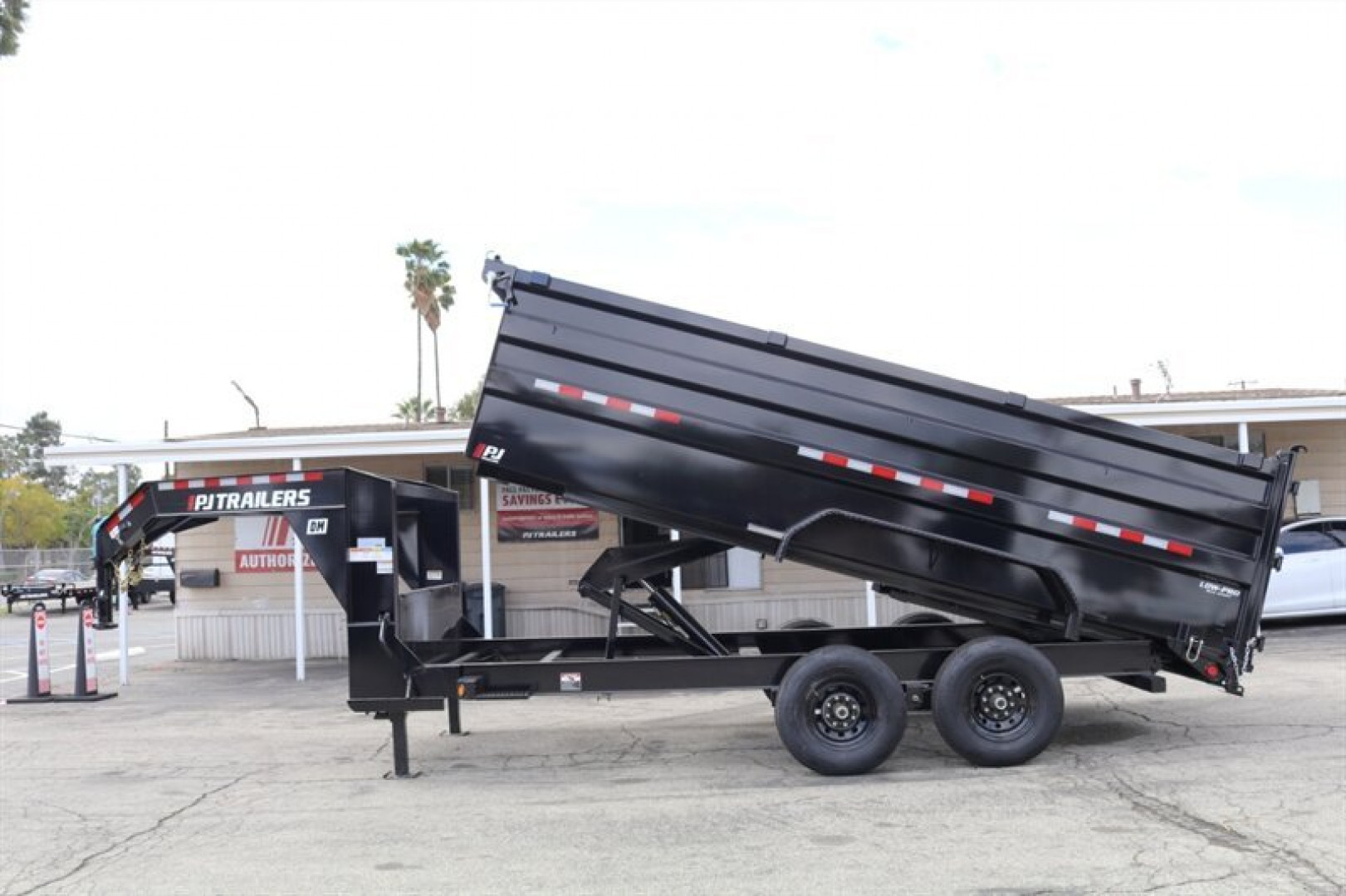 New 2025 PJ Trailers DM162 Dump Trailer