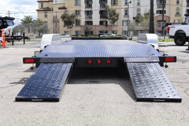 New 2025 PJ Trailers CH202 Carr Hauler