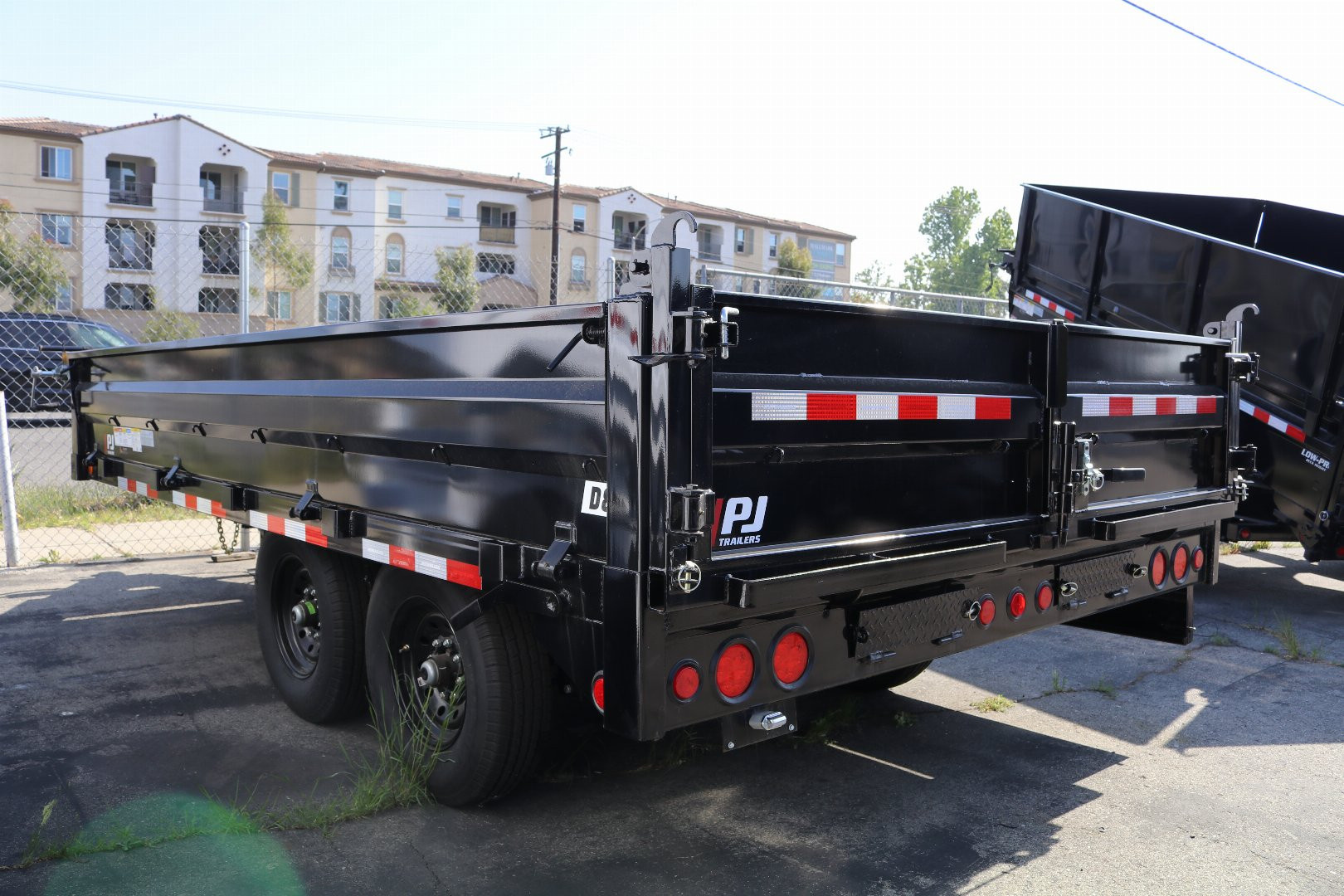 New 2025 PJ TRAILERS D8142 Dump Trailer