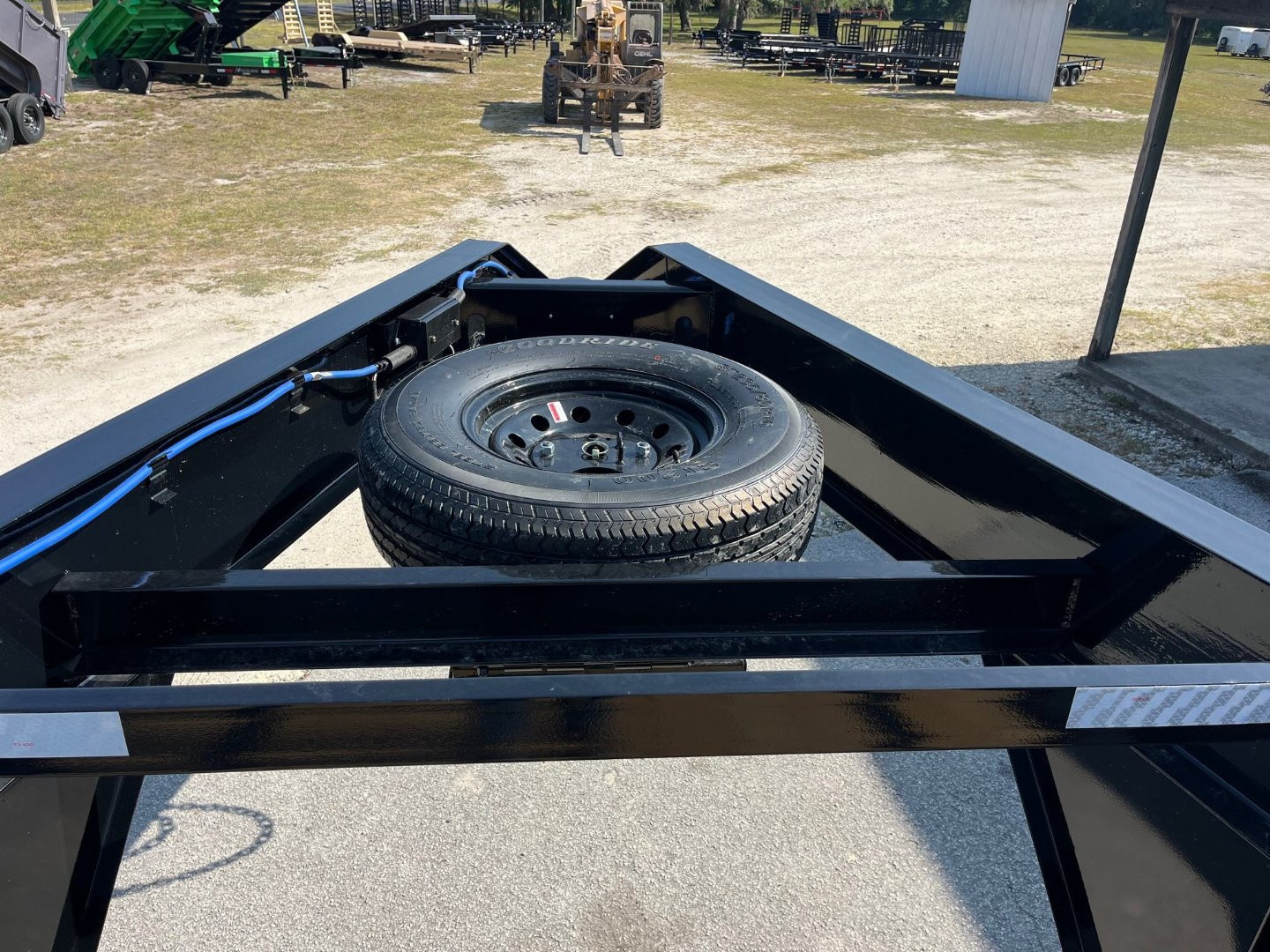 New 2025 Load Trail 102 x 28 14k Gooseneck W/ Max Ramps