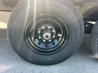 New 2025 Load Trail 102 x 28 14k Gooseneck W/ Max Ramps