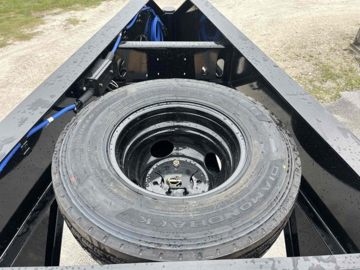 New 2025 Load Trail 102 X 30 Tandem Low-Pro Gooseneck