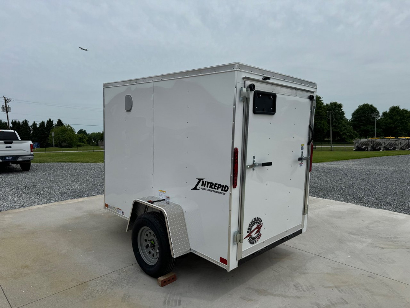 New HOMESTEADER 5X8 Enclosed Trailer 508IS