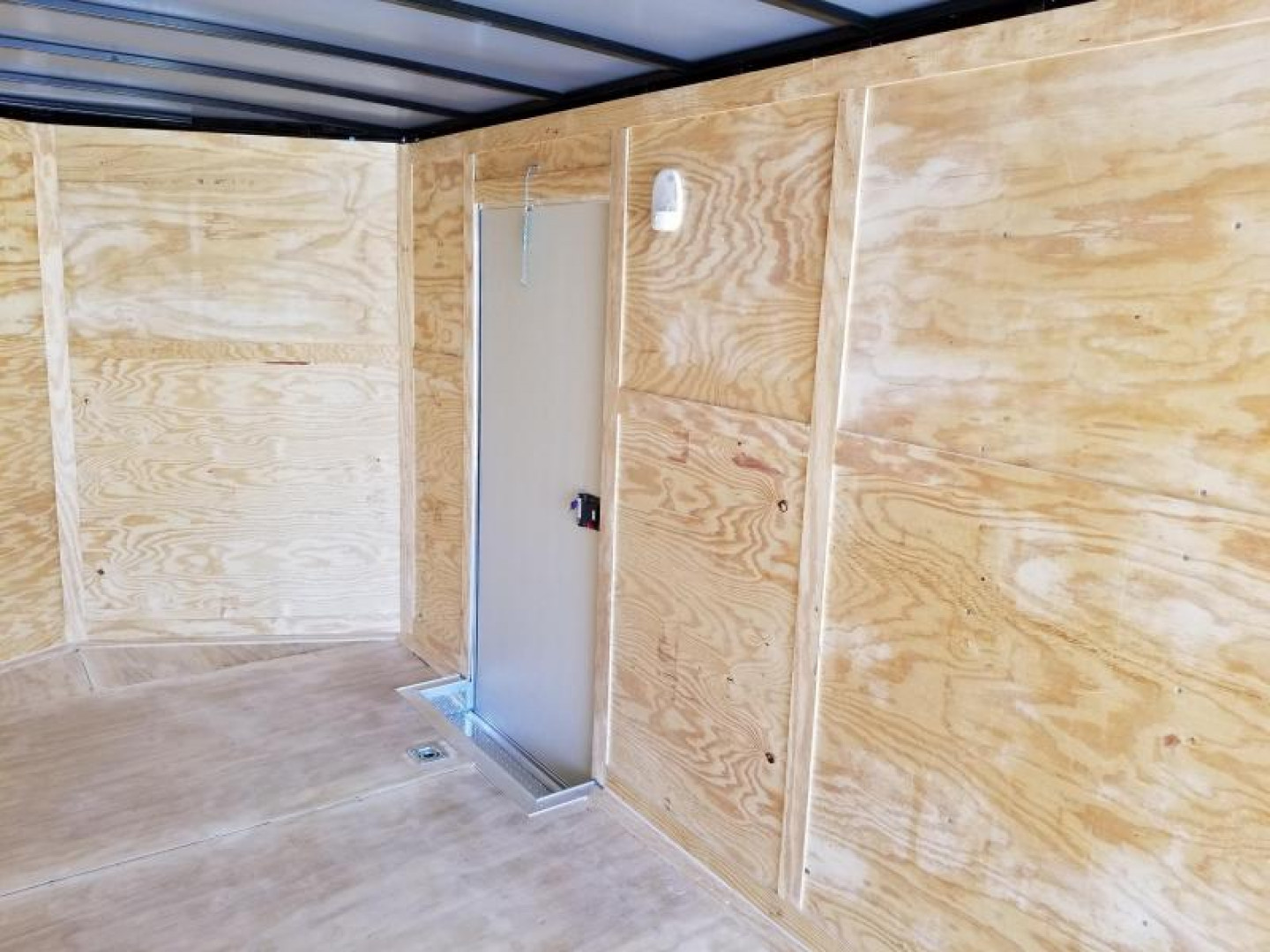 New 8.5x24-5200lb (7' Interior) Enclosed Trailer Rock Solid Cargo