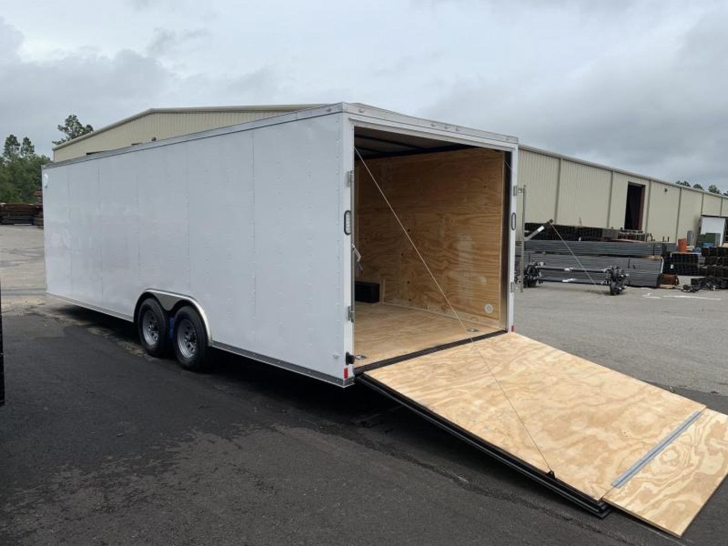 New 8.5x24 - 5200lb Enclosed Car Hauler. Tennessee Florida Alabama North Carolina South Carolina