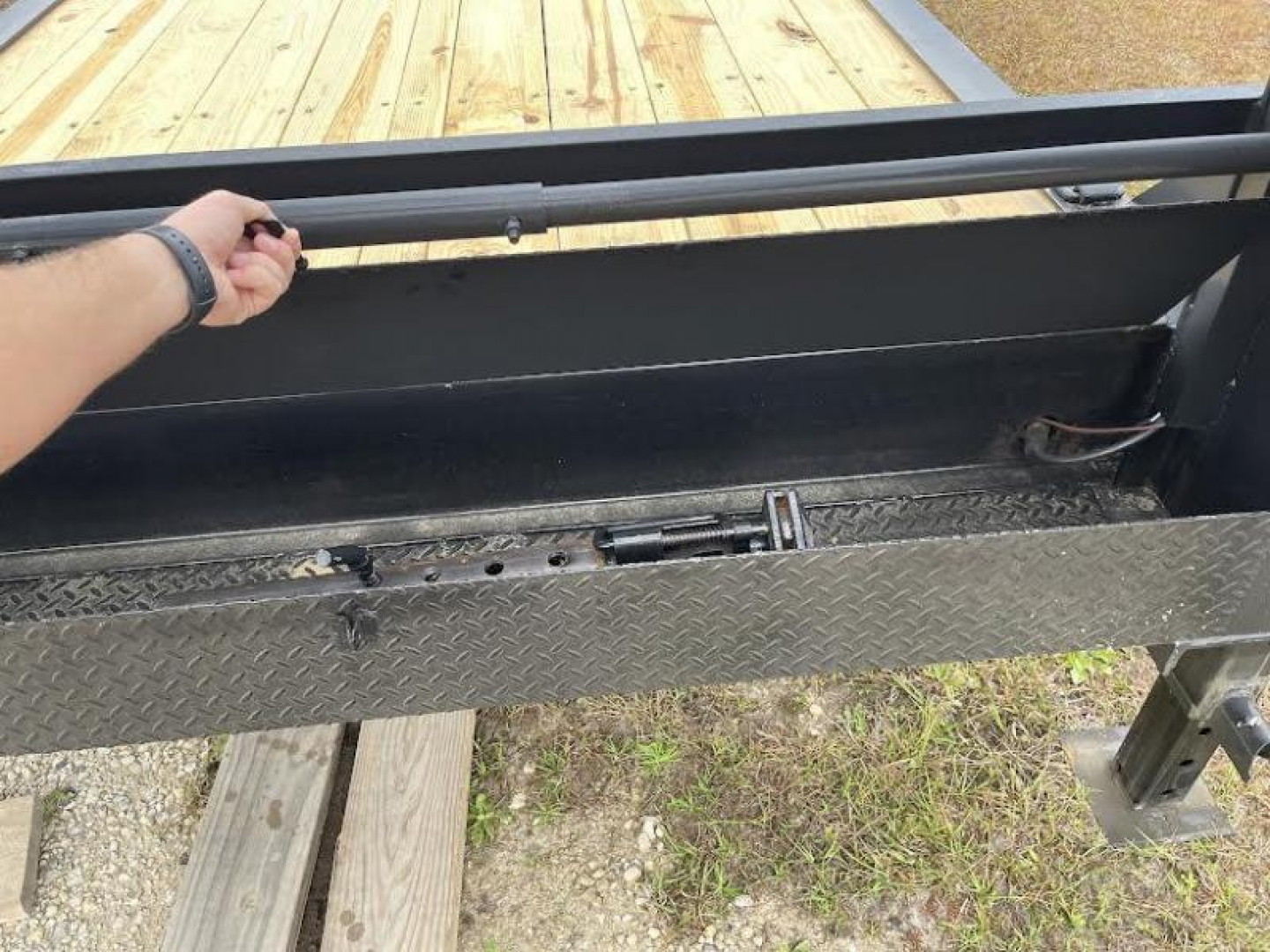 New 2023 Down 2 Earth Trailers 82x34 GN Car Hauler. Car Hauler