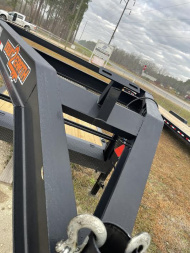 New 2023 Down 2 Earth Trailers 82x34 GN Car Hauler. Car Hauler