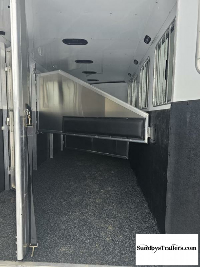 New 2024 Exiss 4Horse Slant GN