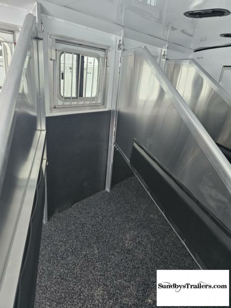 New 2024 Exiss 4Horse Slant GN