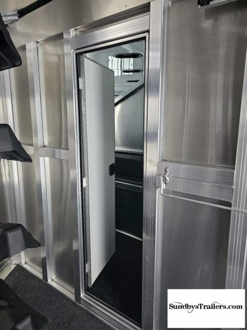 New 2024 Exiss 4Horse Slant GN